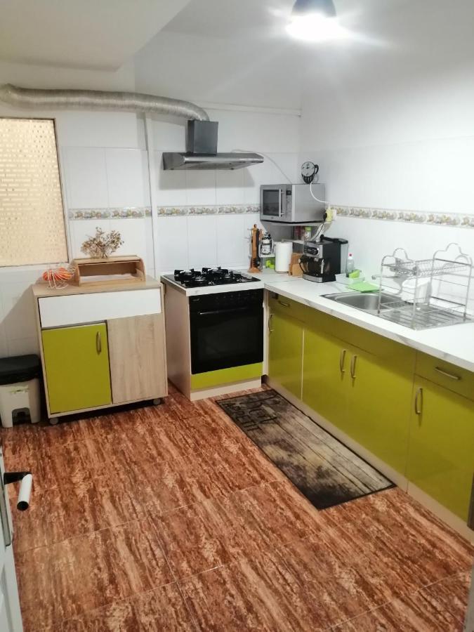 Schoene Wohnung Mit Wifi Und Parkplatz Auf Der Strasse Oliva Ngoại thất bức ảnh